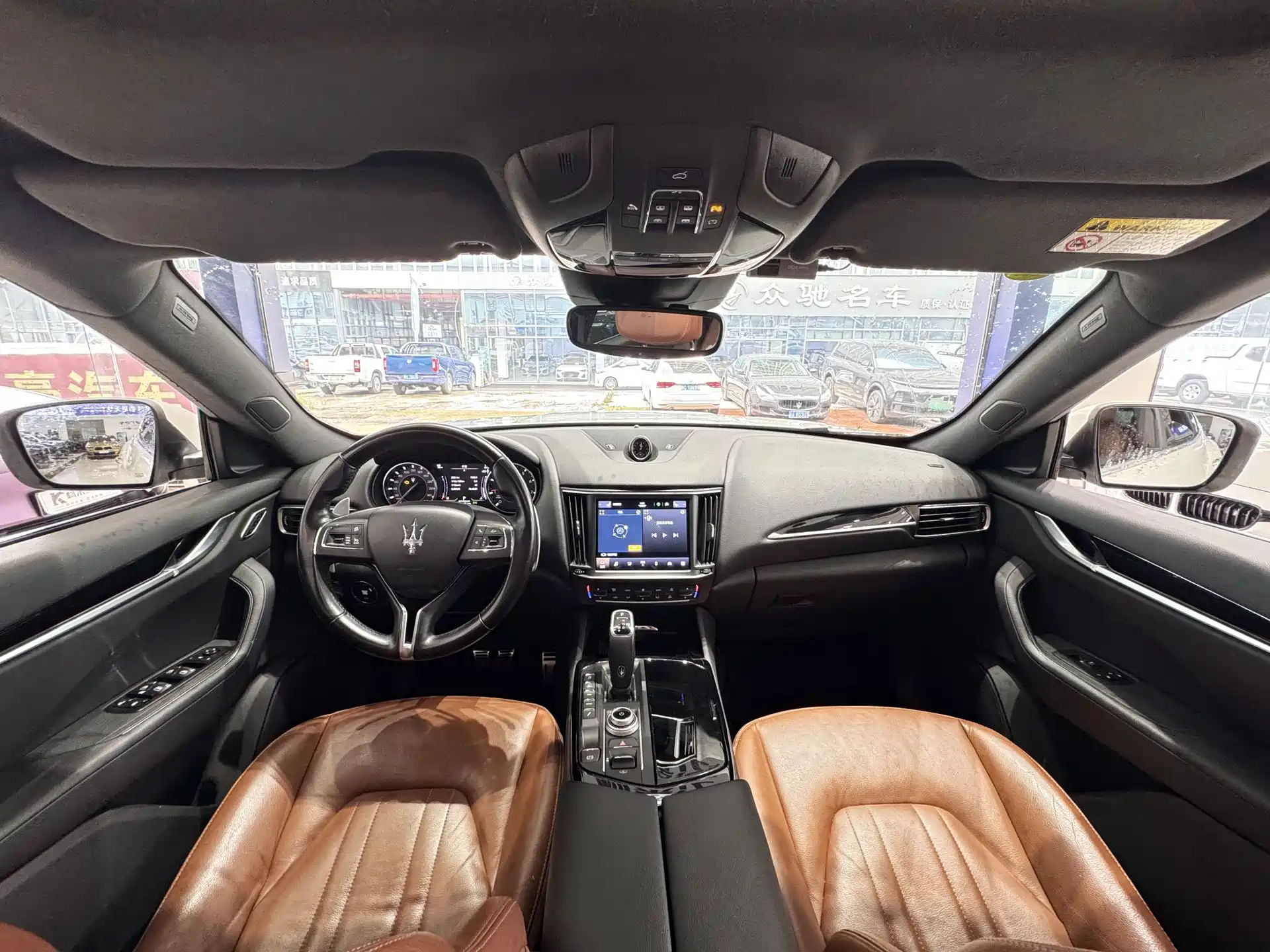 Photo 11 - Maserati Levante