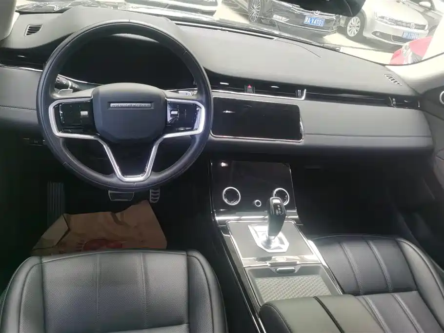Land Rover Range Rover Evoque 2023 Range Rover Evoque L 249PS Corinthian Bronze Special Edition фото 12