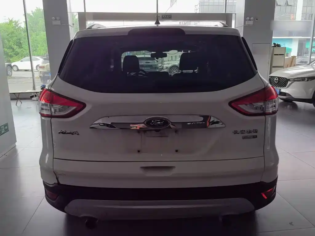 Фото 6 - Ford Kuga