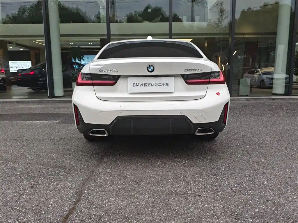 BMW 3 Series 2023 325Li M Sport Package фото 5