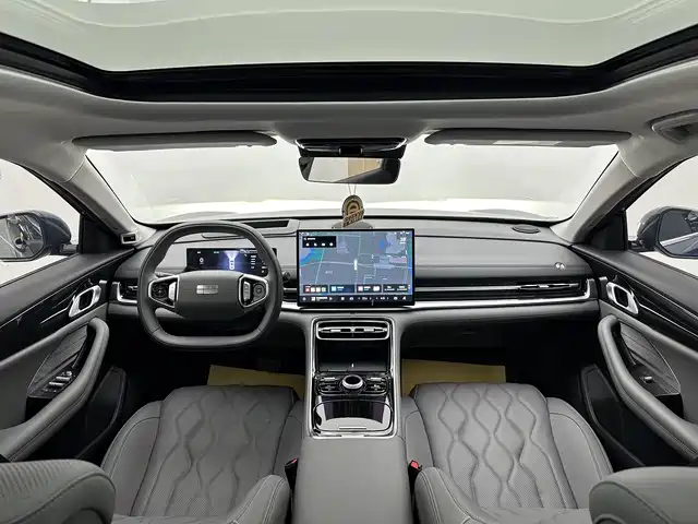 Geely Galaxy Galaxy A7 2025 EM-i 150km Explorer+ Edition фото 9