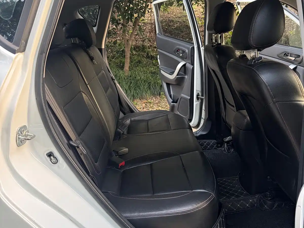 Photo 14 - Changan CS35