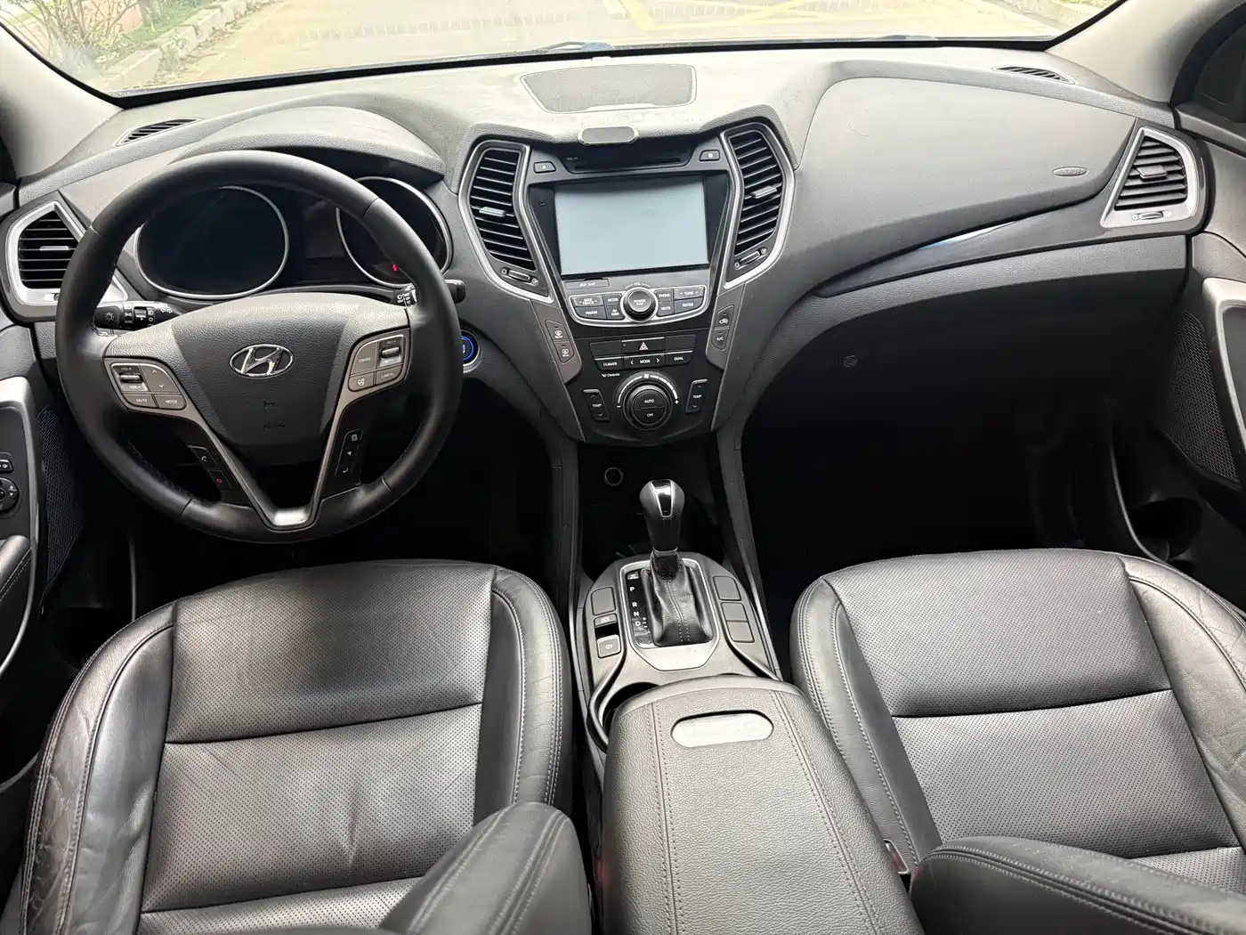 Hyundai Santa Fe 2015 2.4L Automatic 4WD Smart 5-seater фото 5