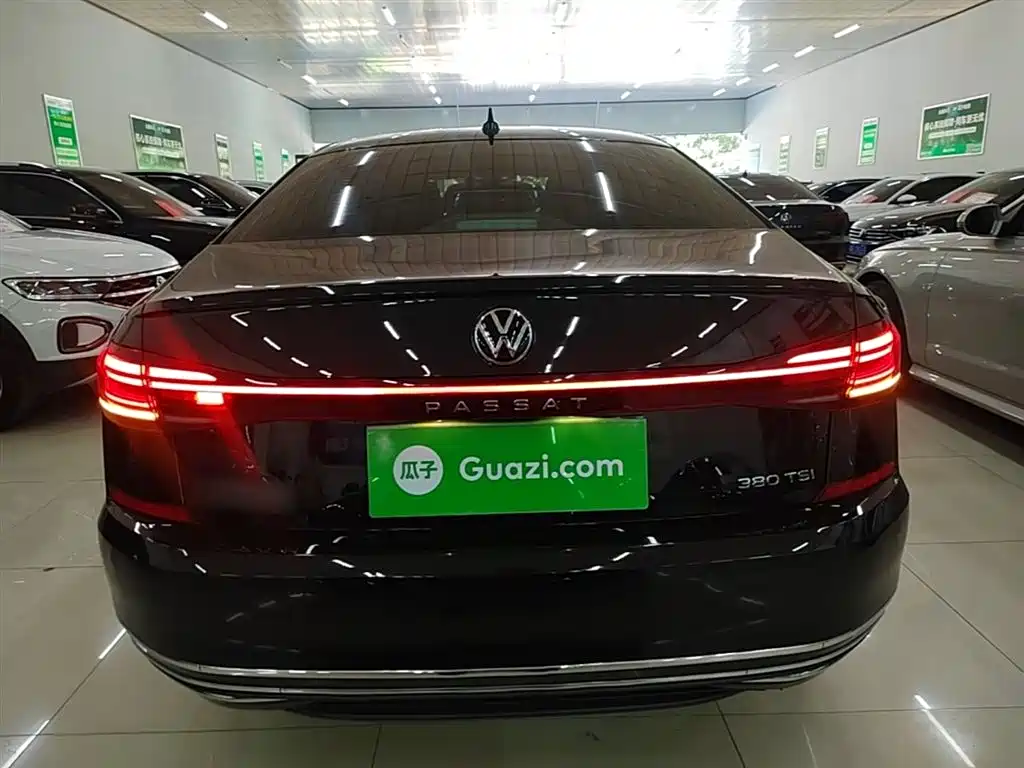 Volkswagen Passat 2025 Outstanding 380TSI Dragon Glory Edition фото 6