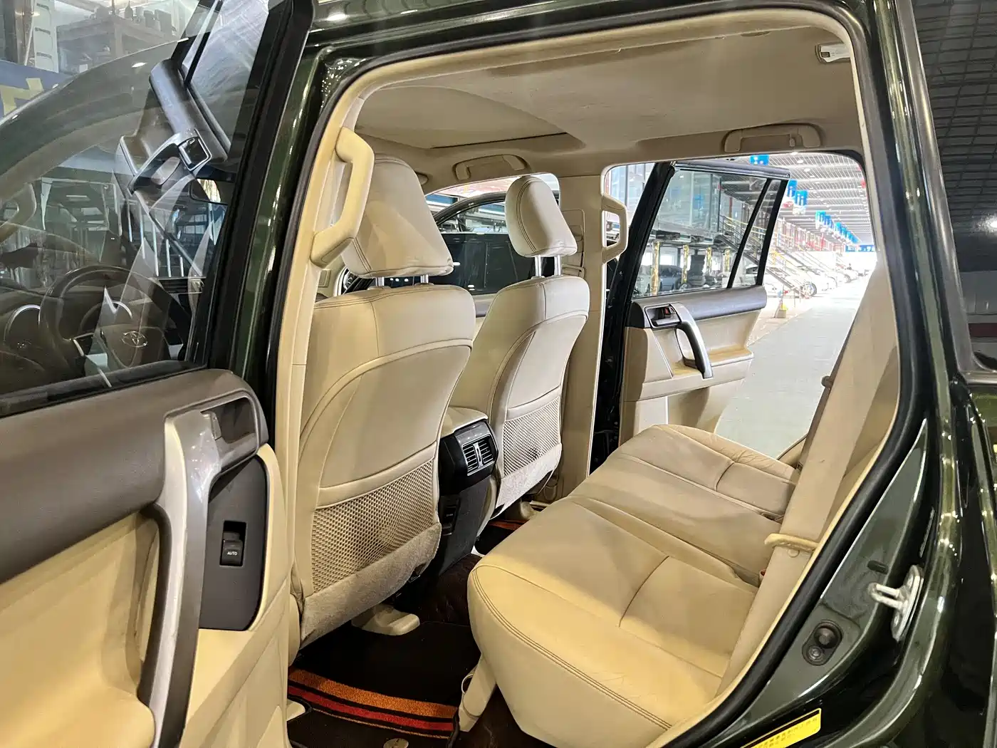 Toyota Prado (Import) 2014 2.7L Automatic Standard Edition фото 6