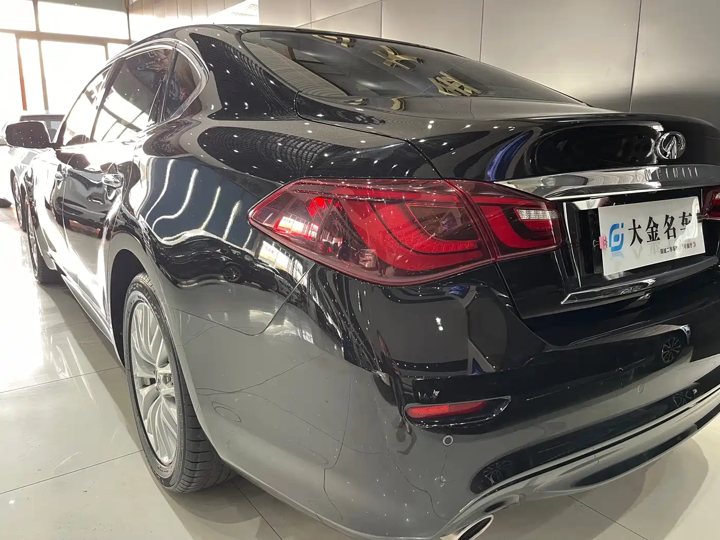 Infiniti Q70 2017 Q70L 2.5L Enjoyment Edition фото 14