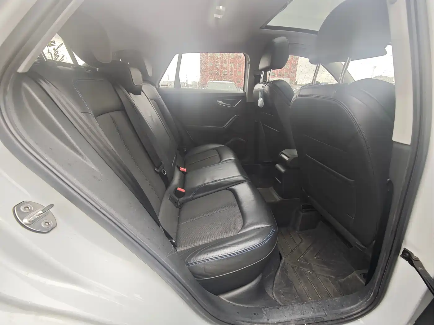 AUDI Q2L E-TRON