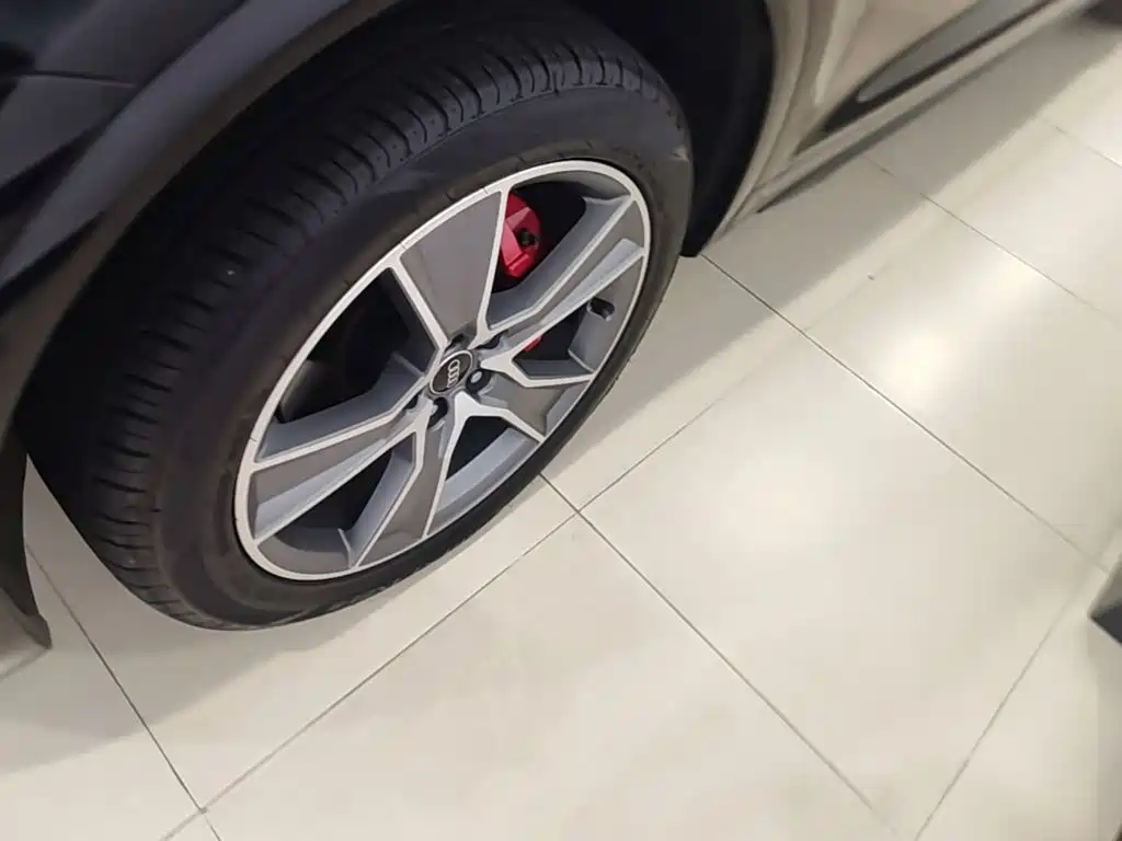 Audi Q5L Sportback 2024 2023 40 TFSI Luxury Style