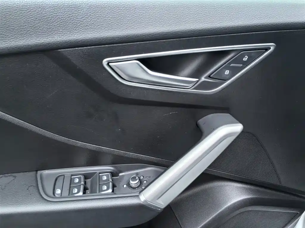 Audi Q2L 2020 35 TFSI Progressive Dynamic Model фото 16