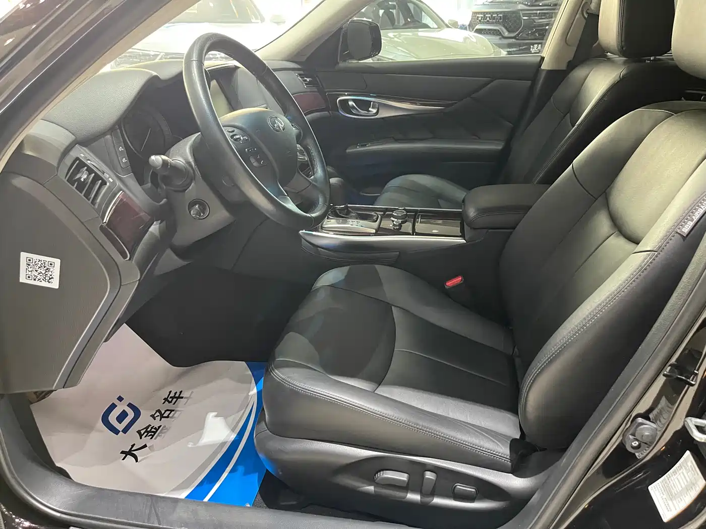 Infiniti Q70 2017 Q70L 2.5L Enjoyment Edition фото 8