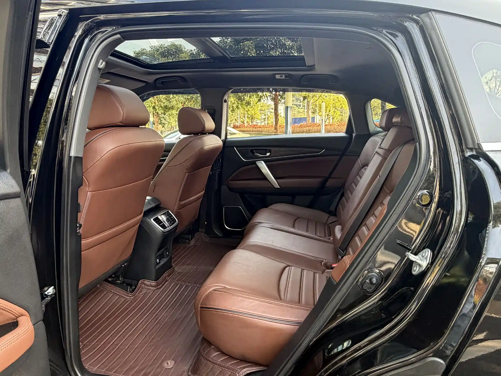 Фото 9 - Honda UR-V