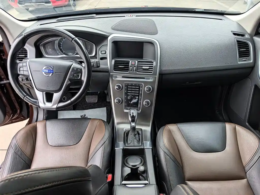 Photo 13 - Volvo XC60