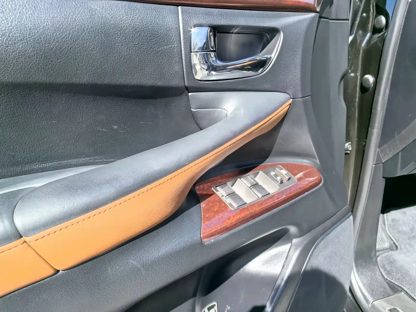 Lexus LX фото 10