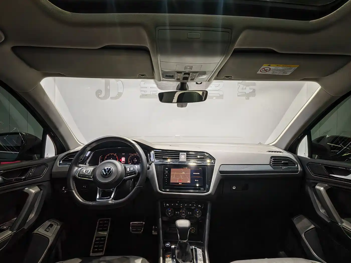 Volkswagen Tiguan L 2021 330TSI Automatic 2WD R-Line Premium фото 7