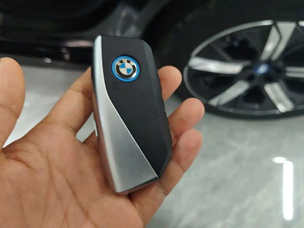 BMW iX 2022 xDrive40 фото 9