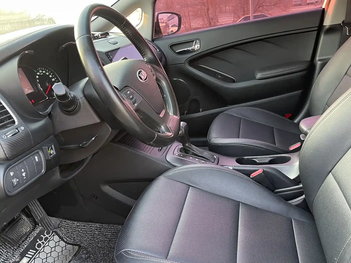 Kia K3 2013 1.6L Automatic DLX фото 4