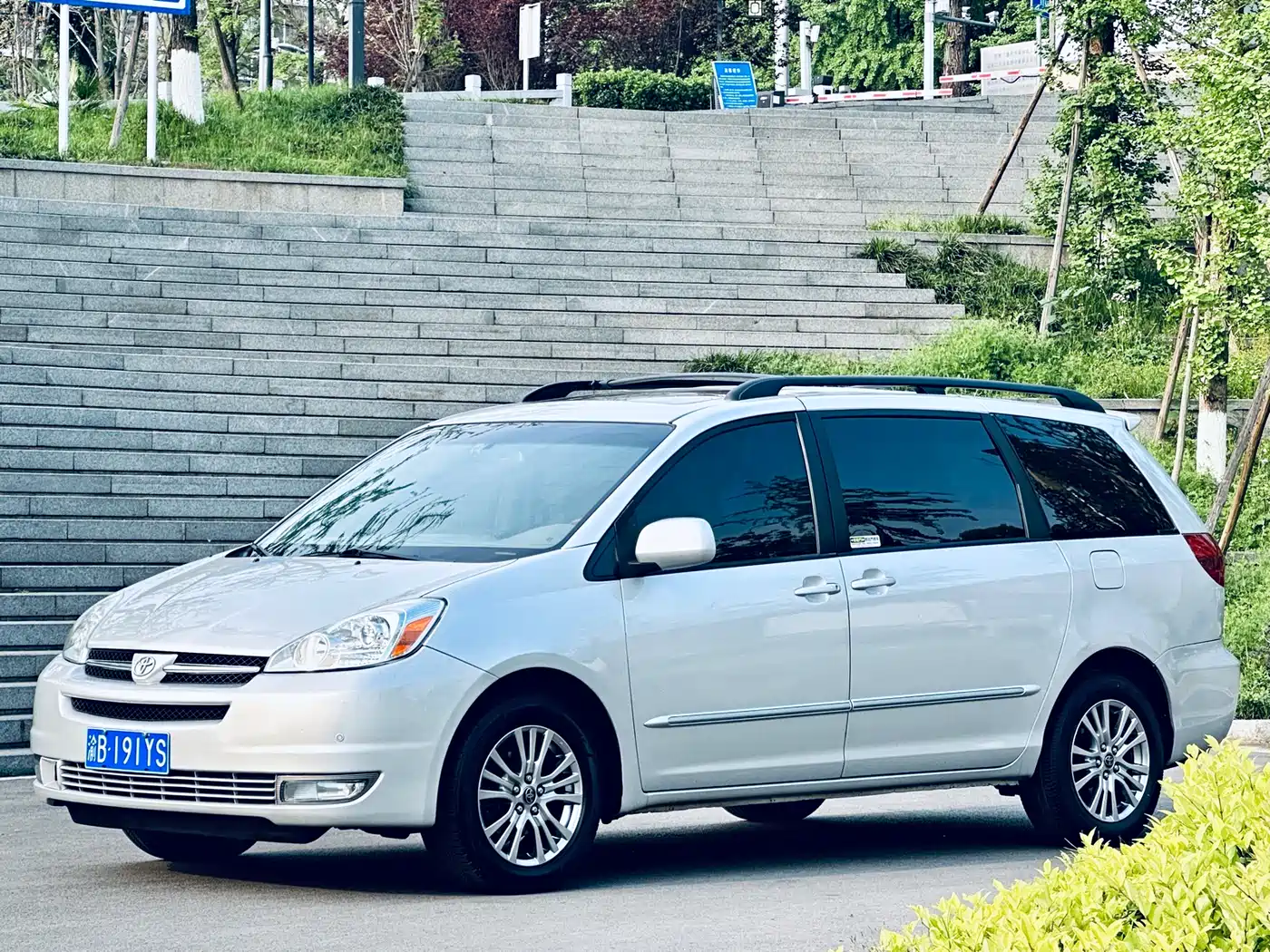 Toyota Sienna 2005 Model 3.3 XLE фото 3