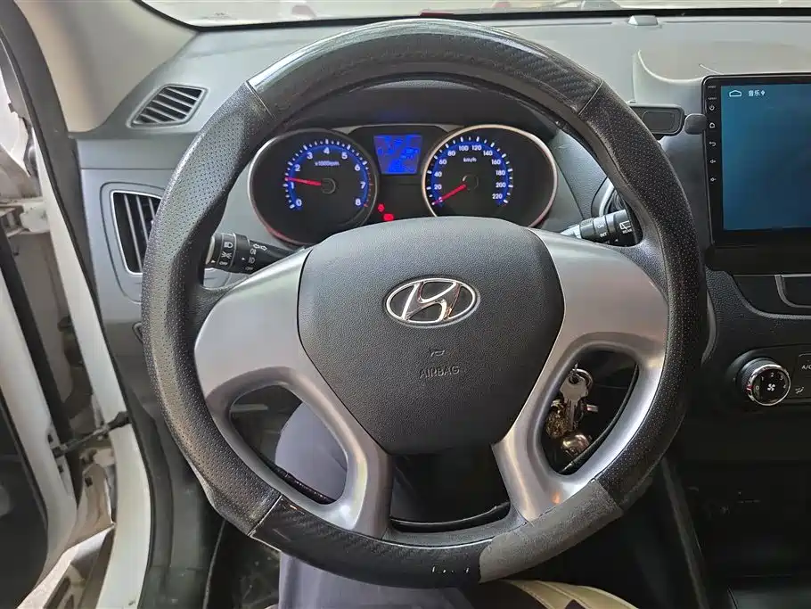 Hyundai Beijing Hyundai ix35 2015 2.0L Automatic 2WD Comfort China IV фото 15