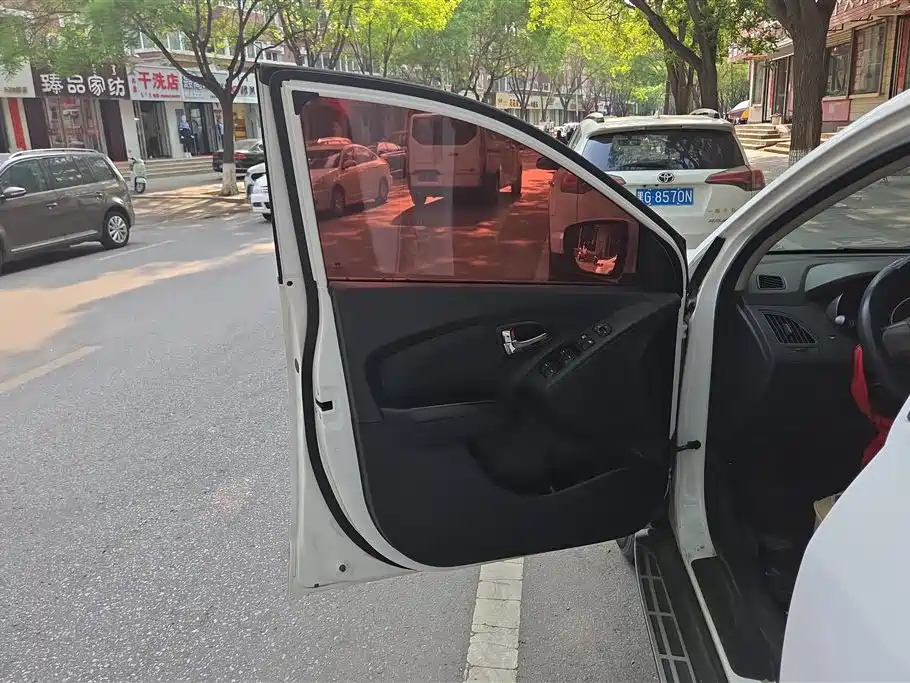 Hyundai Beijing Hyundai ix35 2015 2.0L Automatic 2WD Comfort China IV фото 7