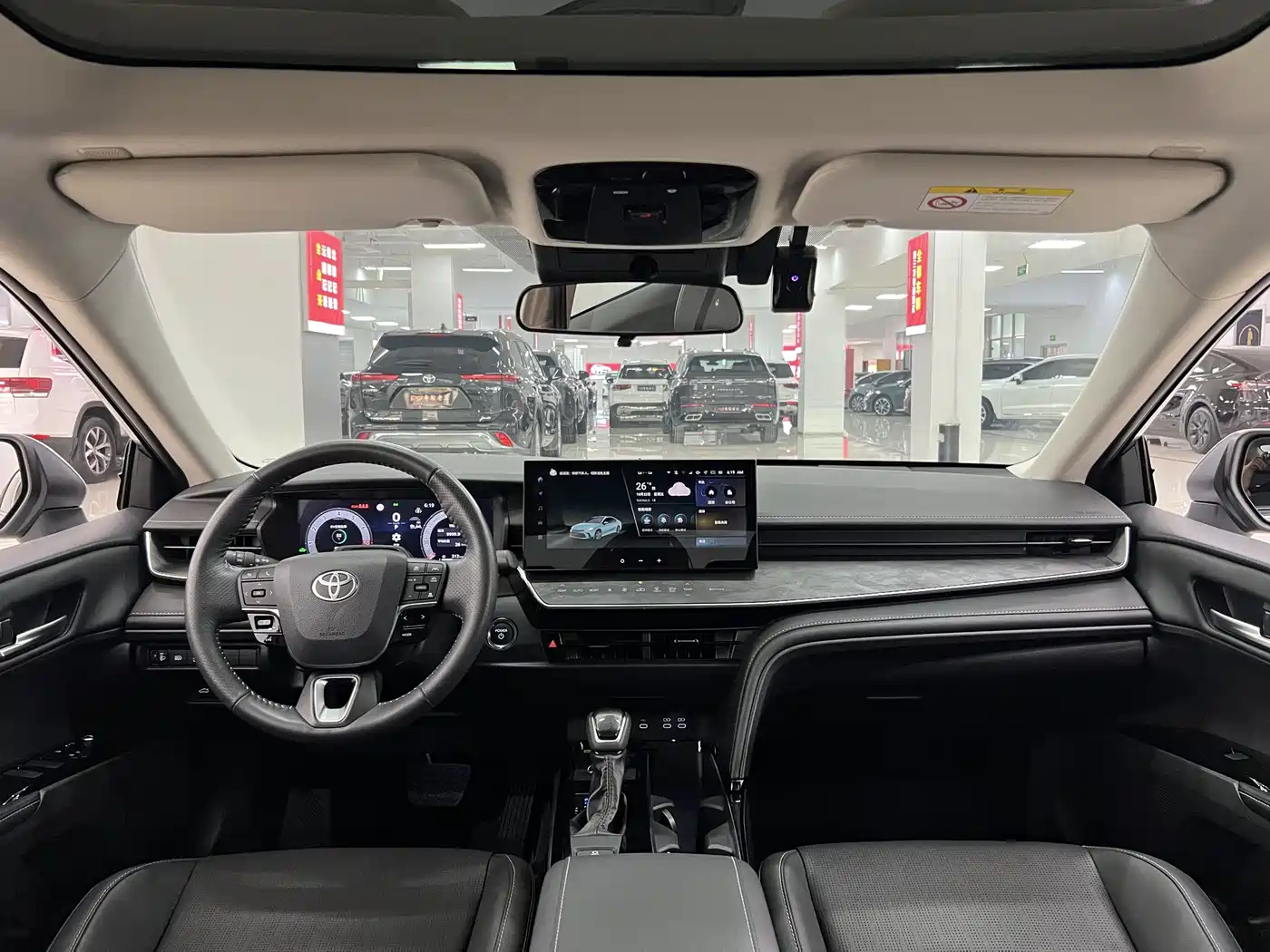 Toyota Camry 2024 Hybrid 2.0HG Premium Edition фото 5
