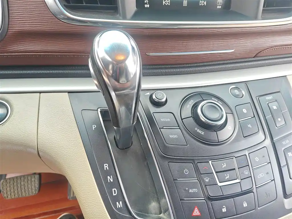 Buick GL8 2018 28T Luxury Model China VI фото 14