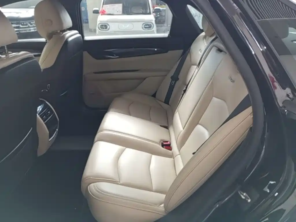 Фото 17 - Cadillac CT6