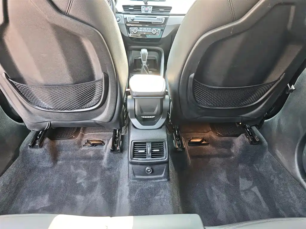 BMW X1 2018 sDrive20Li Leading Model фото 25