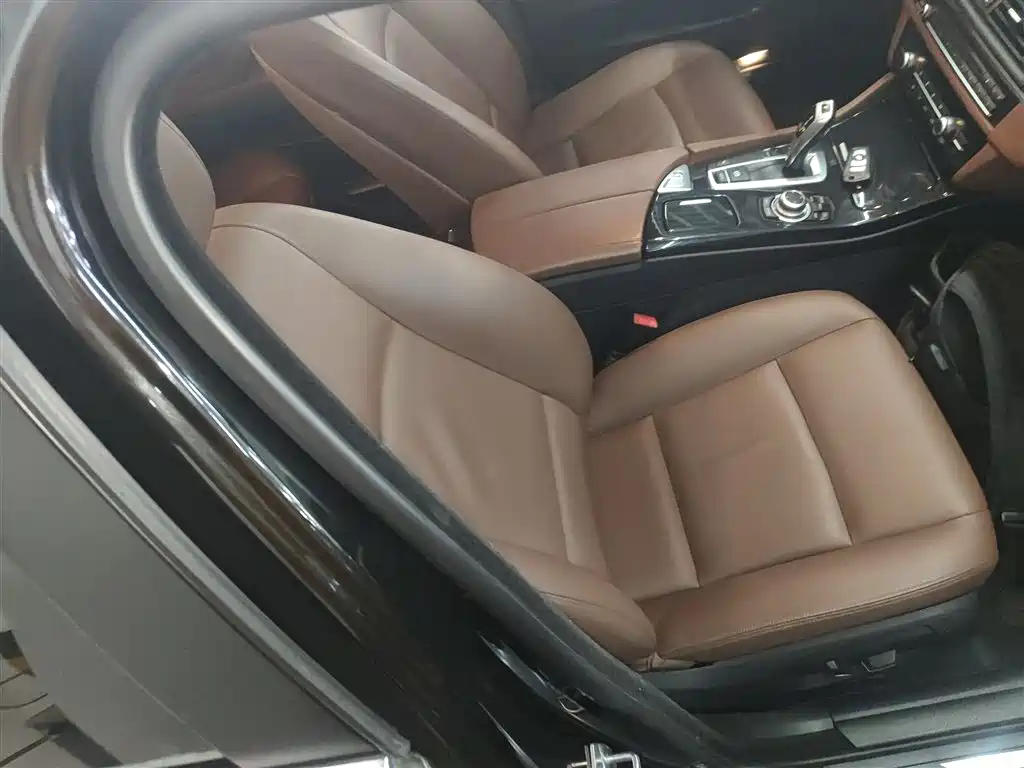 BMW 5 Series 2014 520Li Elegance фото 25