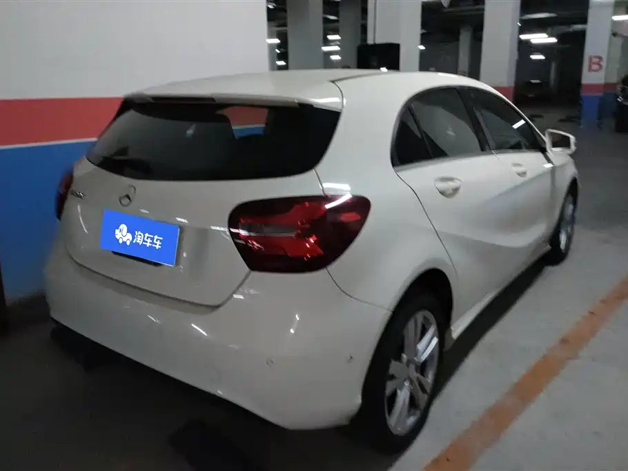 Mercedes-Benz A-Class (Import) 2016 A 200 Dynamic фото 3