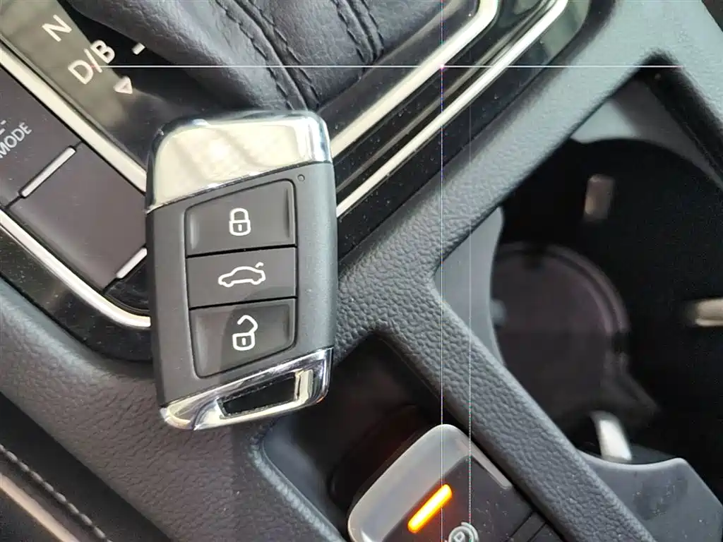 VOLKSWAGEN MAGOTAN GTE PLUG-IN HYBRID