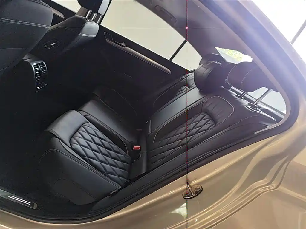 VOLKSWAGEN MAGOTAN GTE PLUG-IN HYBRID