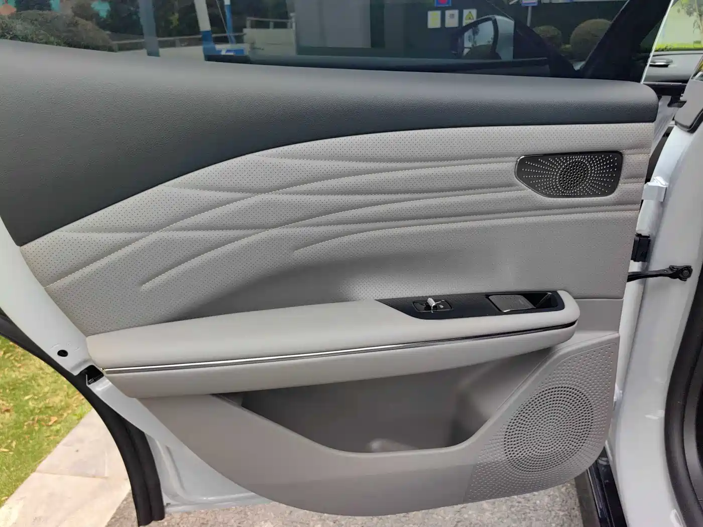 Geely Galaxy Galaxy Xingyao 8 2025 130km EM-i Premium Edition фото 22