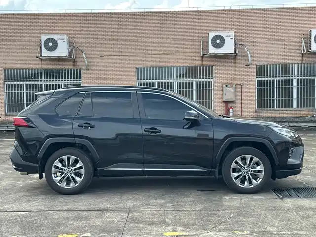 Toyota Wildlander 2023 2.0L CVT FWD Luxury PLUS — фото 4