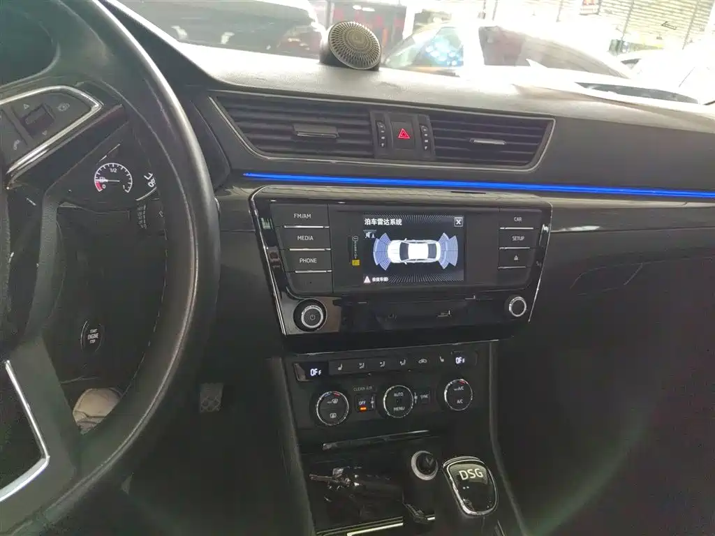 Škoda Superb 2016 TSI330 DSG Smart Edition фото 9