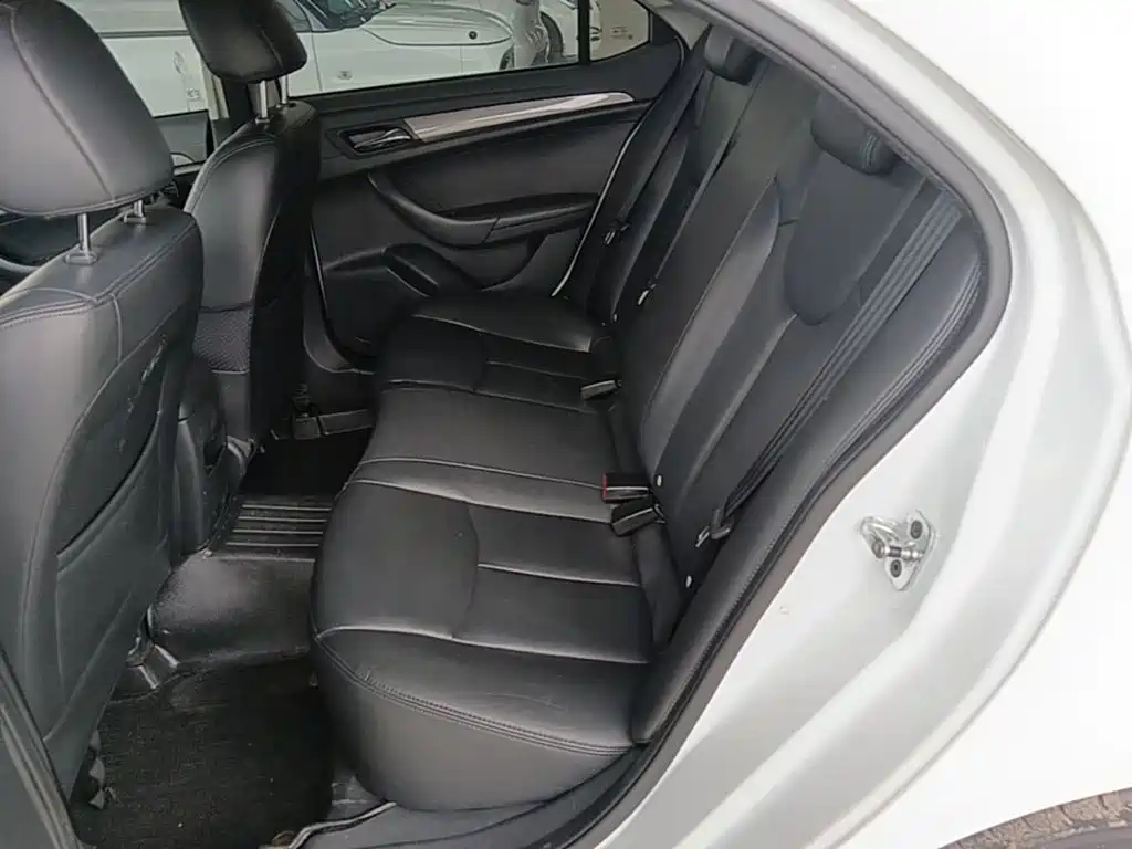 Roewe 360 2017 2017 1.5L Auto Luxury Edition