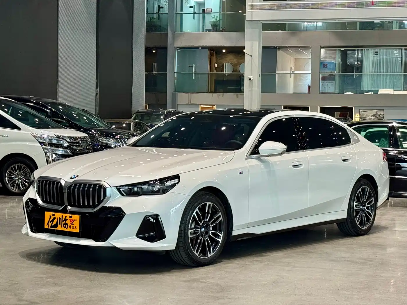 BMW 5 Series 2025 530Li Leading M Sport Package