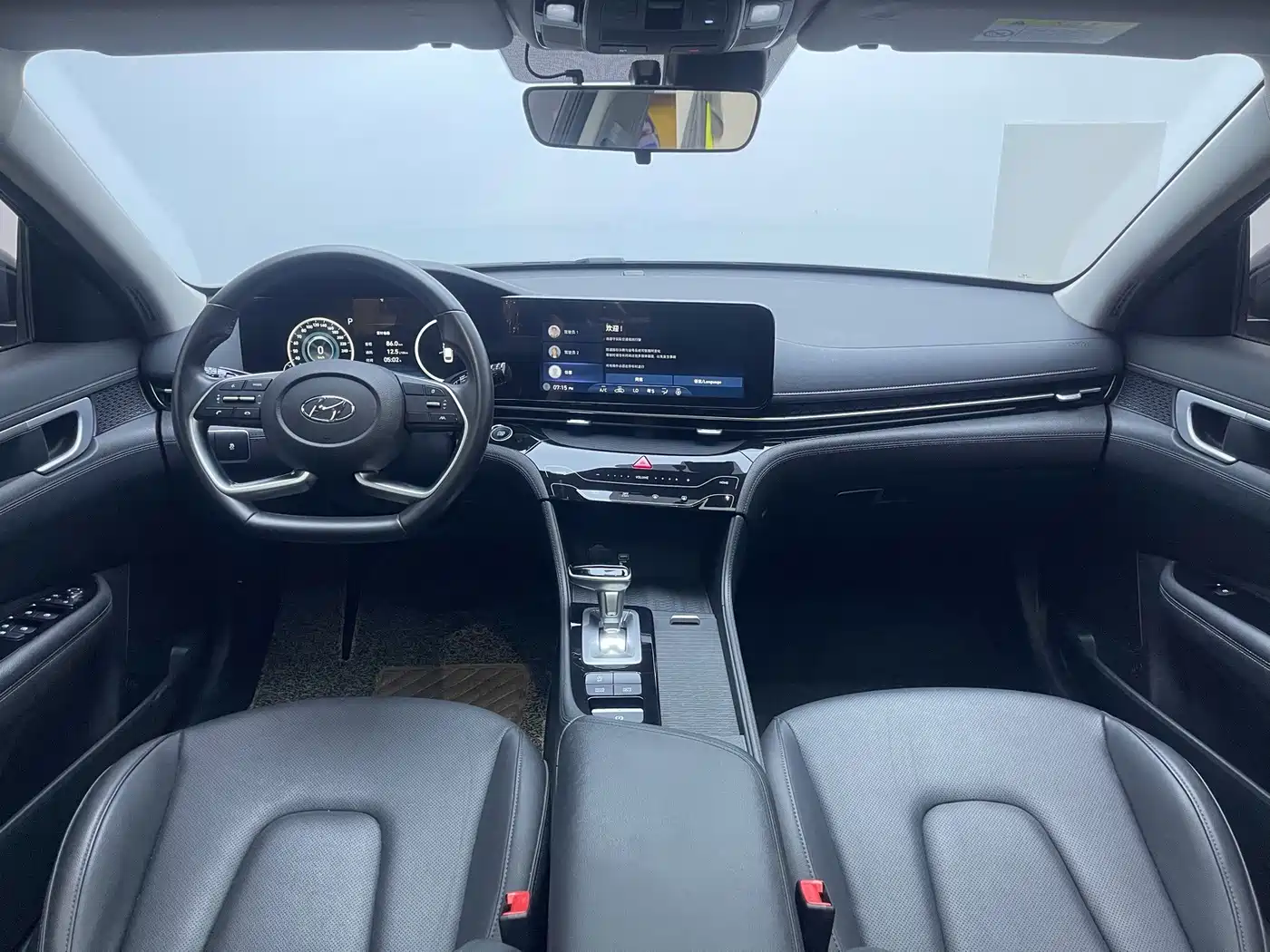 Hyundai Mistra 2021 2021 1.8L CVT LUX Premium