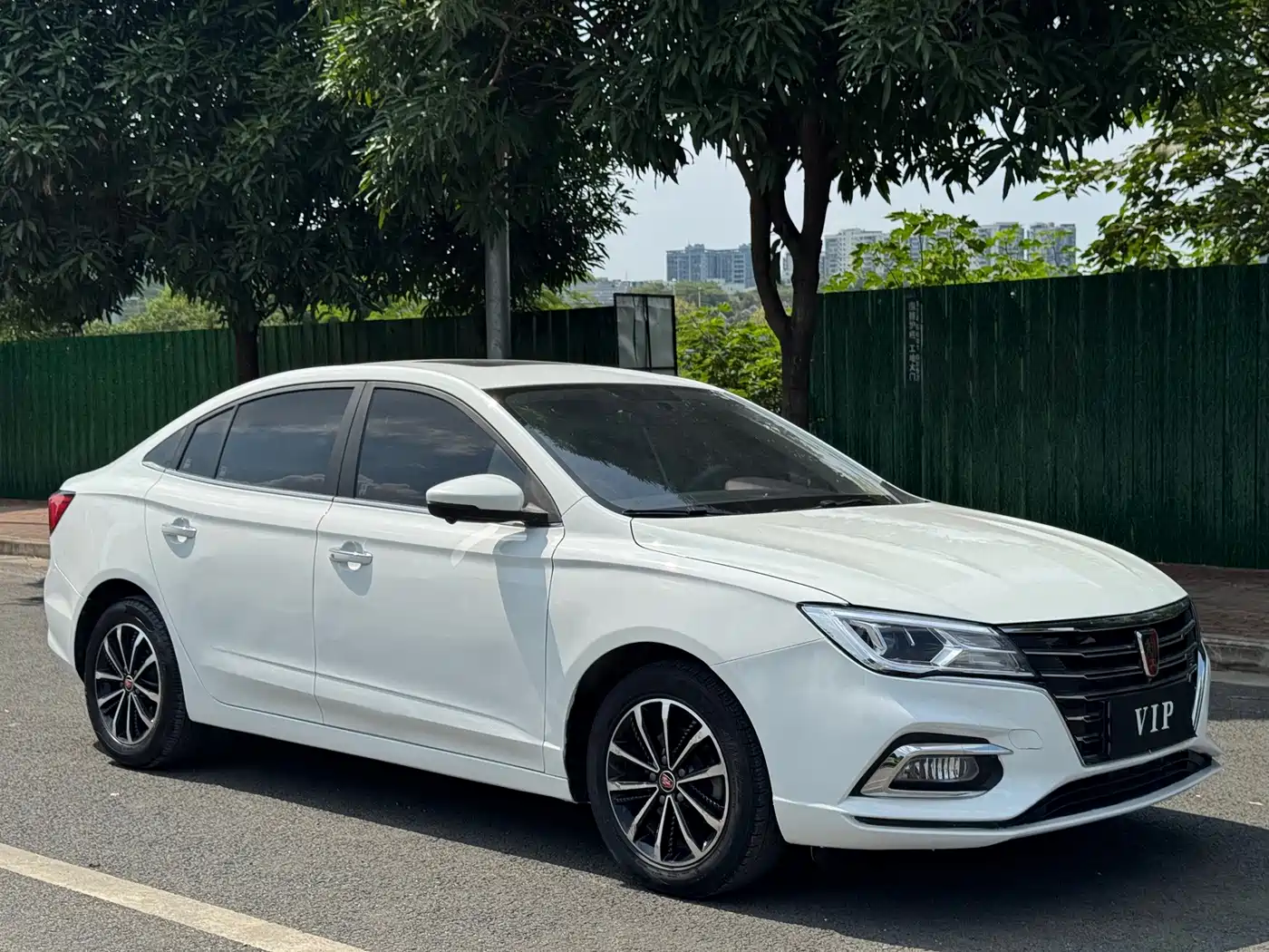 Roewe i5 2019 2020 1.5L Automatic 4G Connected Premium Flagship Edition