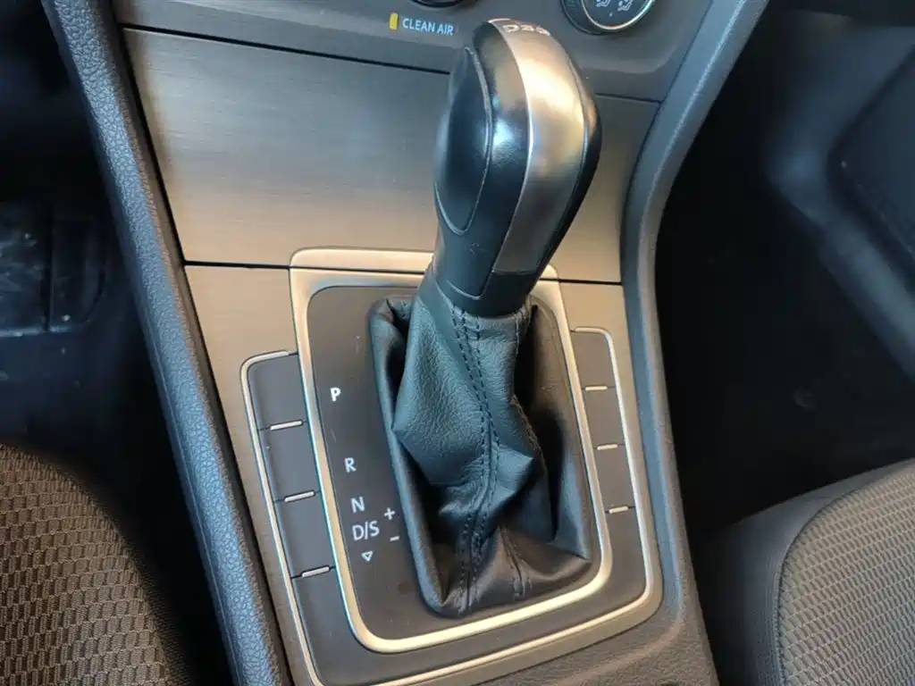Volkswagen Golf 2016 230TSI Automatic Comfort фото 14