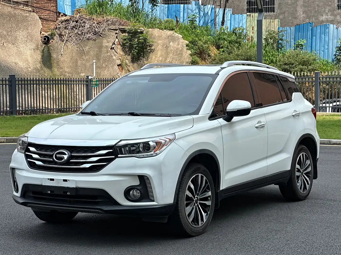 GAC Trumpchi Trumpchi GS4 2016 235T Manual Luxury Edition