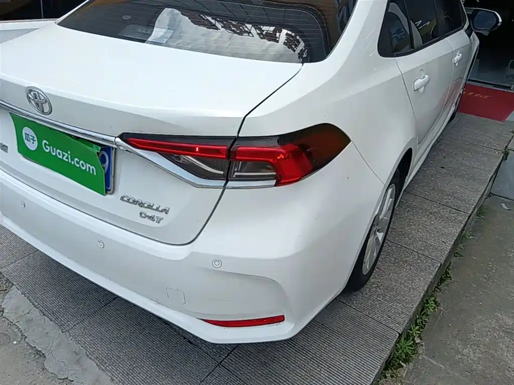 Toyota Corolla 2021 1.2T S-CVT Elite PLUS Edition фото 8