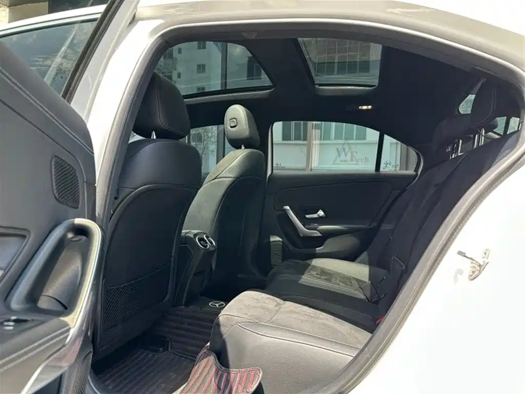 Mercedes-Benz A-Class 2019 A 180 L Sport Sedan фото 8