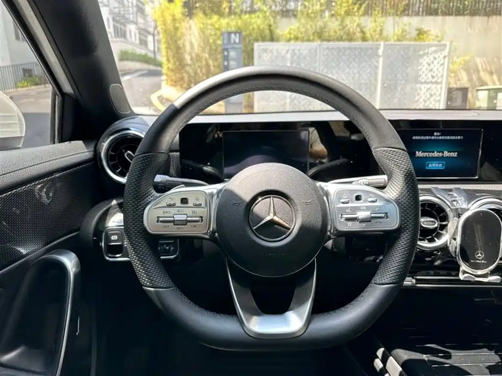 Mercedes-Benz A-Class 2019 A 180 L Sport Sedan фото 10