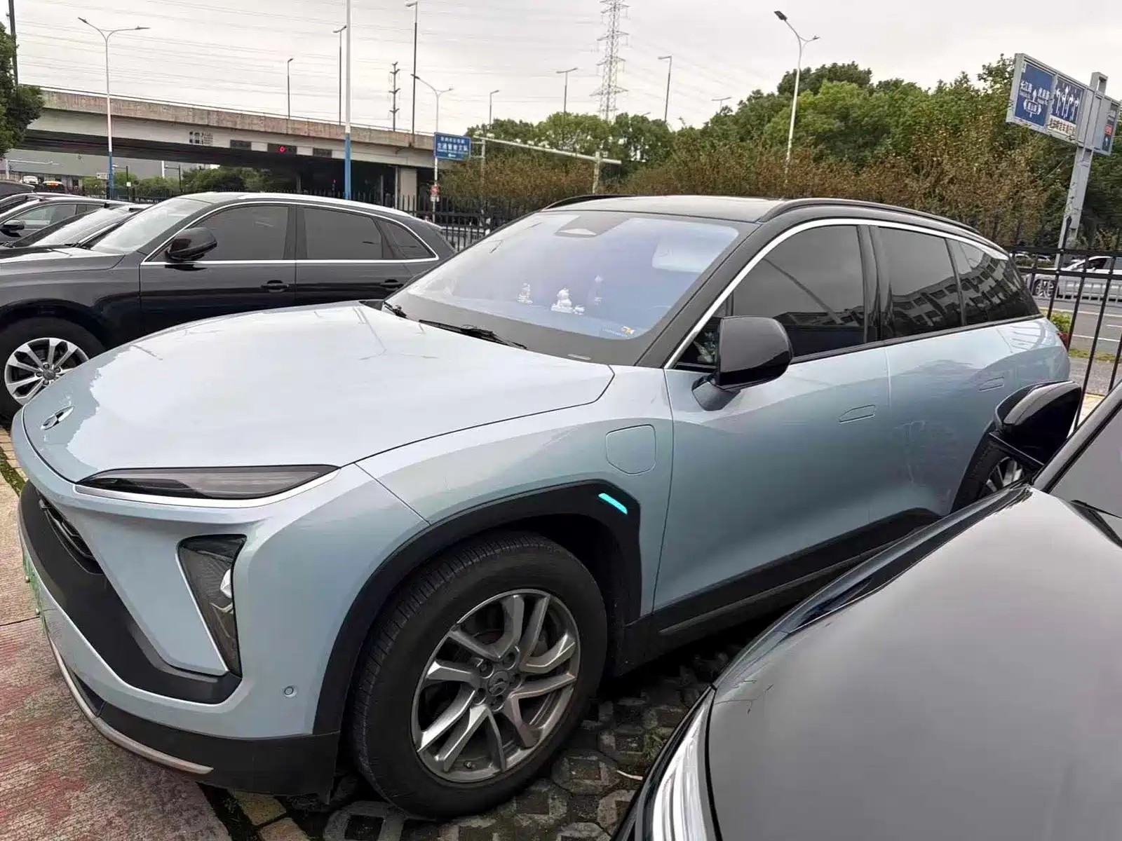 Фото 2 - NIO ES6