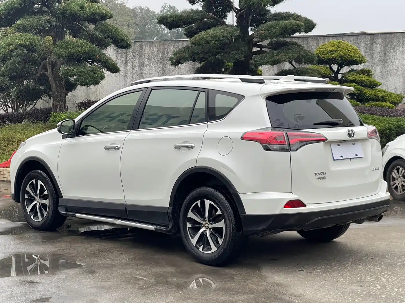 Toyota RAV4 Rongfang 2016 2.0L CVT 2WD Trend (China V) фото 3