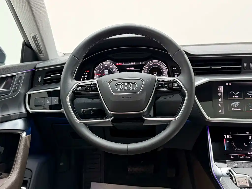 Фото 14 - Audi A7L