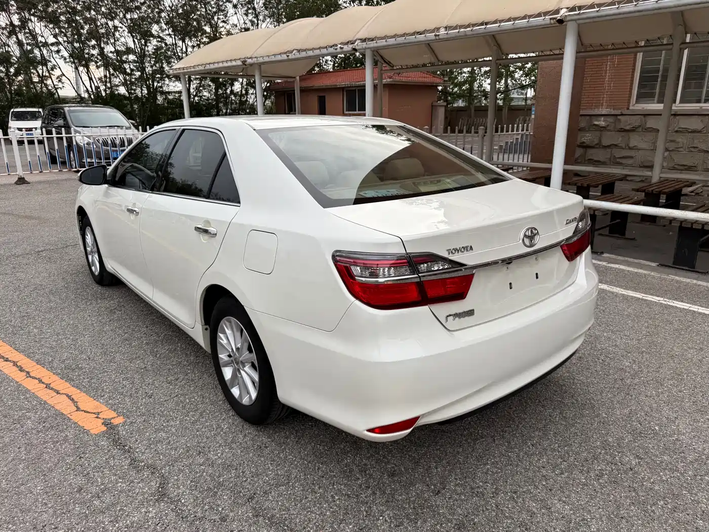 Toyota Camry 2015 2.0E Elite Edition фото 9