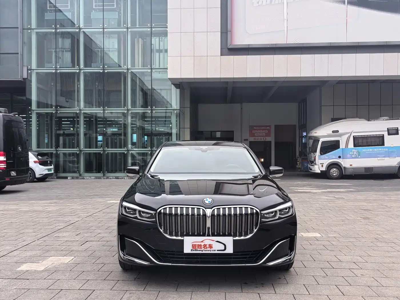 BMW 7 Series 2019 Facelift 730Li Luxury Package фото 3