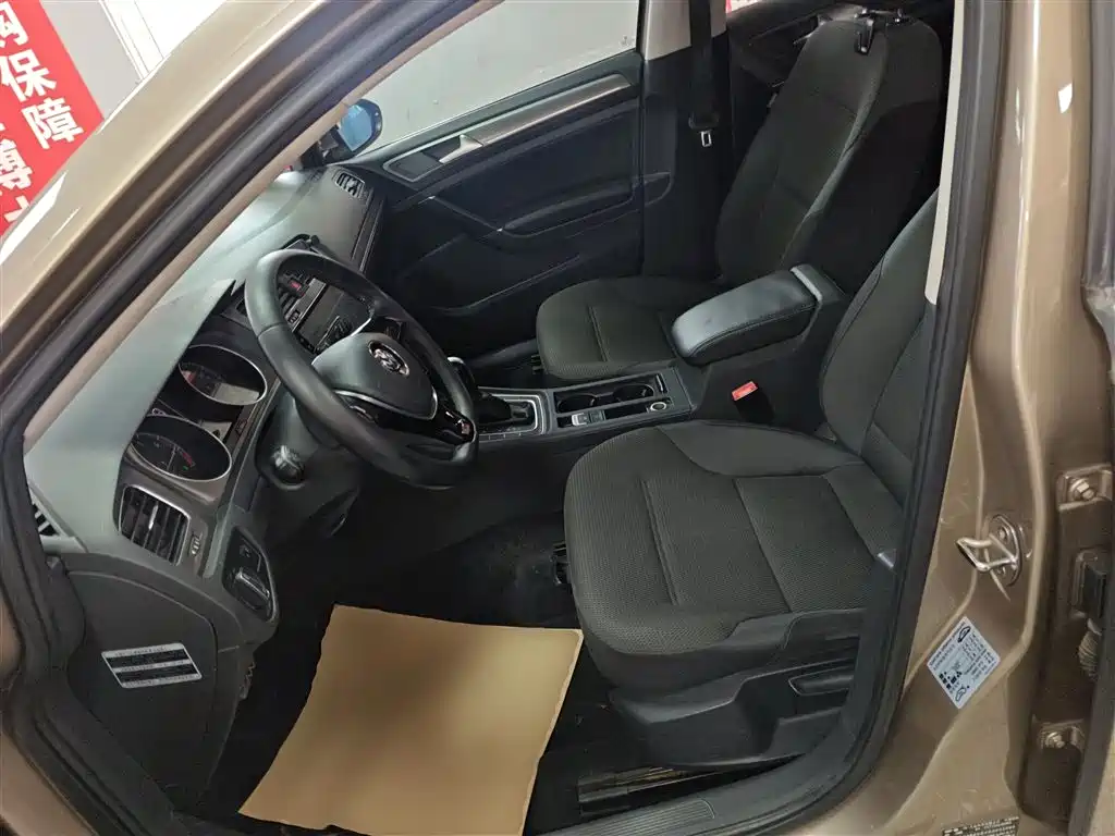 Volkswagen Golf 2016 230TSI Automatic Comfort фото 15