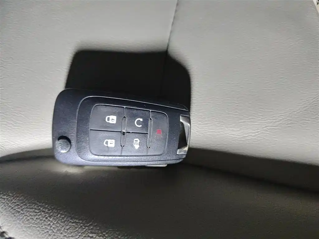 Buick GL8 2018 28T Premium Model China VI фото 12